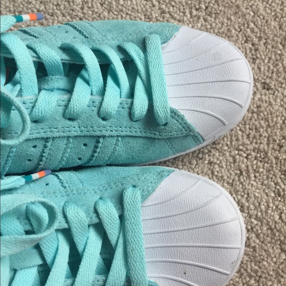 Adidas shoes - Picture 7 of 8